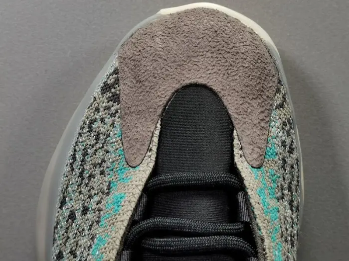 Adidas Yeezy QNTM Teal Blue - 