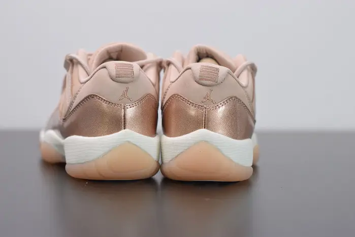 Air Jordan 11 Low 'Rose Gold' 