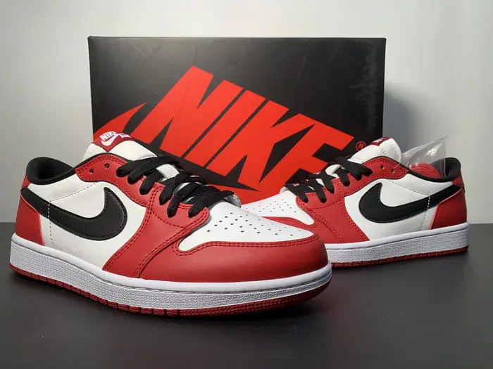 AIR JORDAN 1 RETRO LOW CHICAGO (2016) 