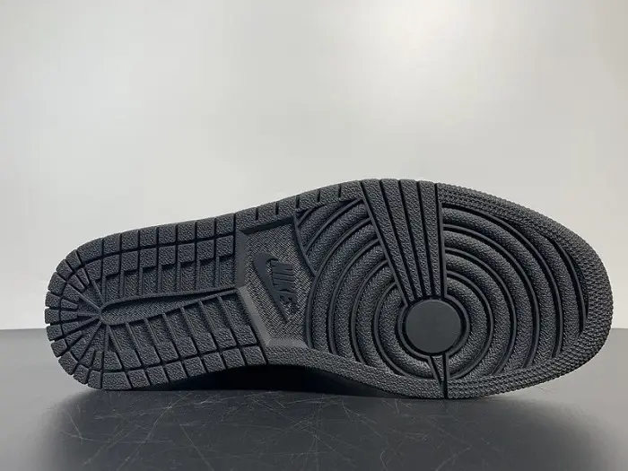 Air Jordan 1 Retro High OG 'Black Metallic Gold' 