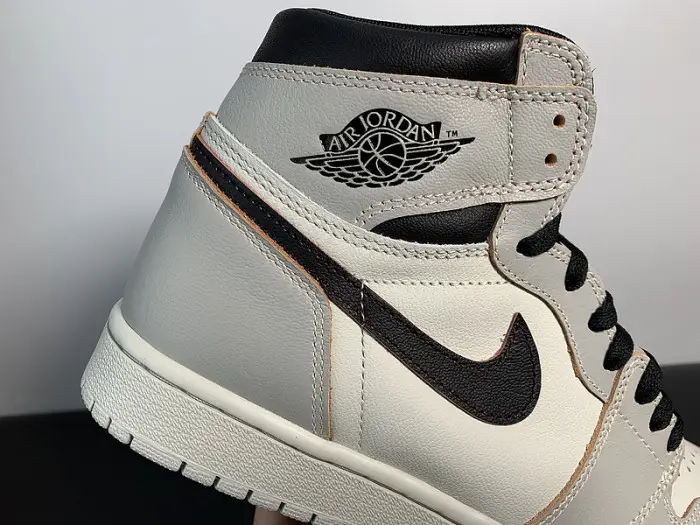 Air Jordan 1 Retro High OG Defiant SB NYC to Paris 