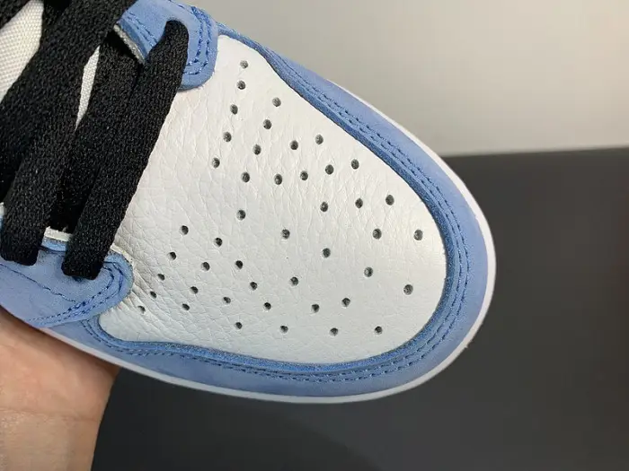 Air Jordan 1 Retro High OG 'University Blue' 
