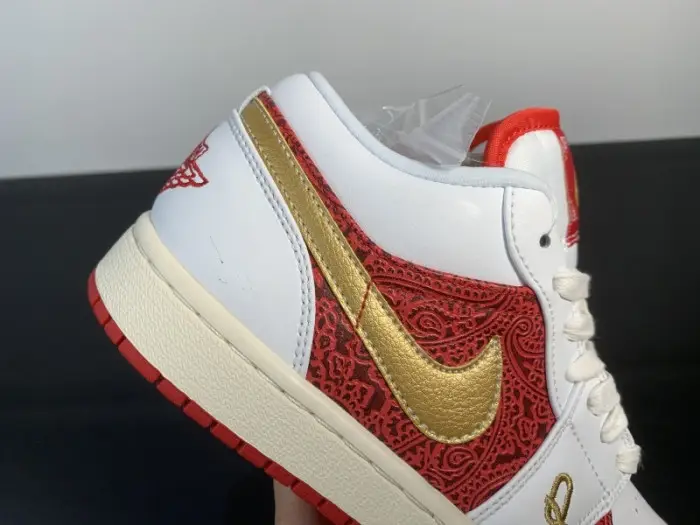 Air Jordan 1 Low SE GS 'Spades' - 
