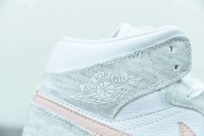 Air Jordan 1 Mid SE “Light Iron Ore” 