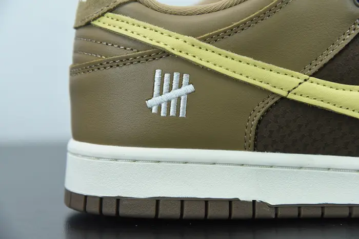 Nike Dunk Low SP UNDEFEATED Canteen 