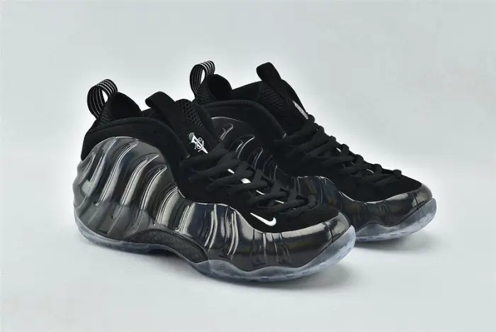 Nike Air Foamposite One Reflective Chrome Hologram Silver  BAEF294