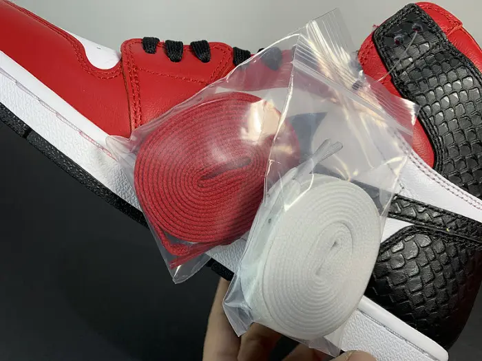Air Jordan 1 Retro OG Satin Snake Skin Chicago 