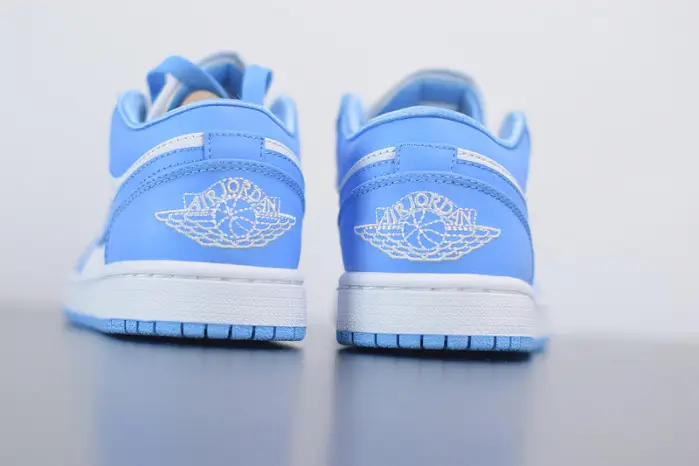 Air Jordan 1 Low UNC 