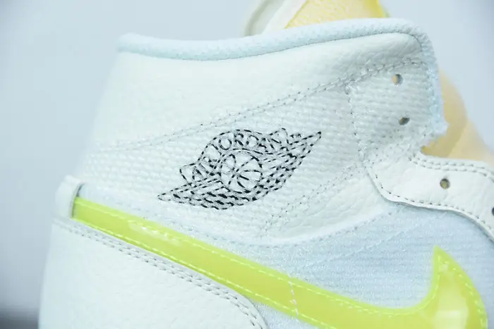 Air Jordan 1 Mid SE Voltage Yellow 