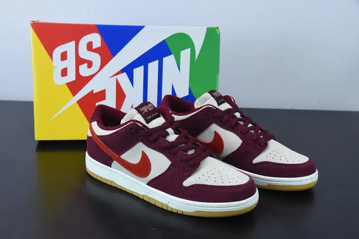 Nike SB Dunk Low Skate Like A Girl 