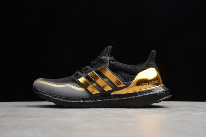 ADIDAS ULTRA BOOST LUXURIOUS METALLIC GOLD 