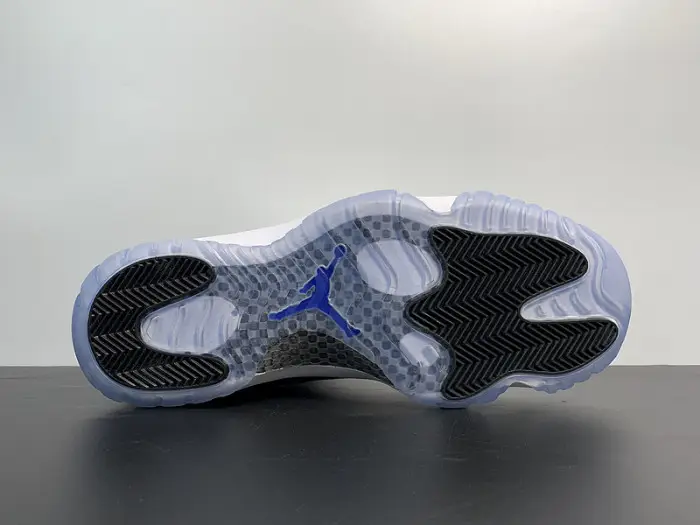 AIR JORDAN 11 RETRO LOW WHITE CONCORD 