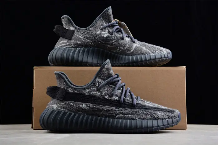 ADIDAS YEEZY BOOST 350 V2 
