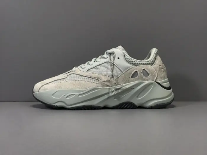 ADIDAS YEEZY BOOST 700 