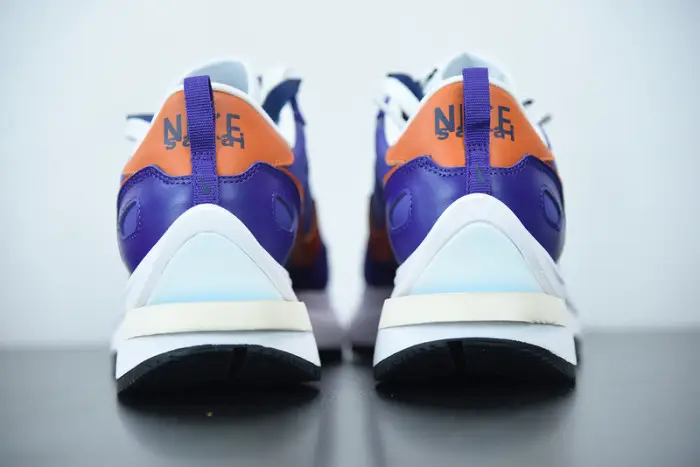 Nike Vaporwaffle sacai 