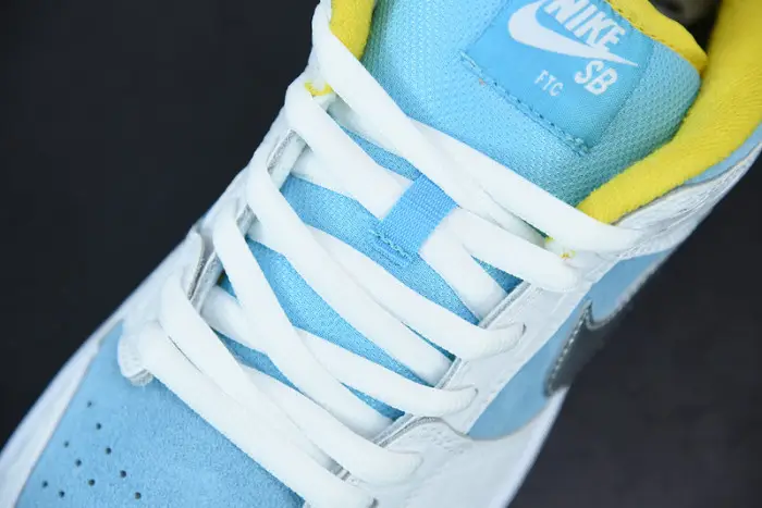Nike SB Dunk Low FTC Lagoon Pulse 
