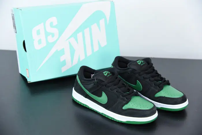 Nike SB Dunk Low Pro 