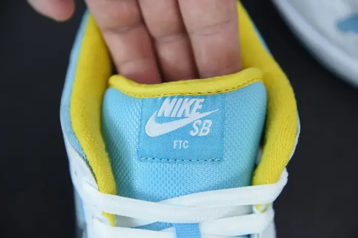 Nike SB Dunk Low FTC Lagoon Pulse 