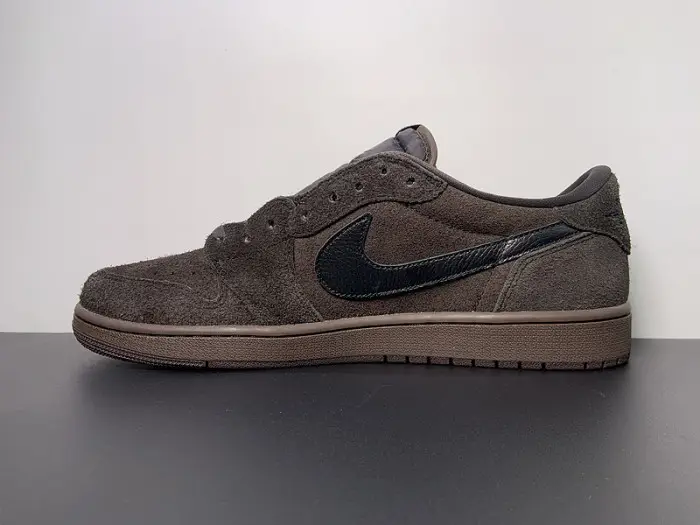 Travis Scott x Air Jordan 1 Low OG 