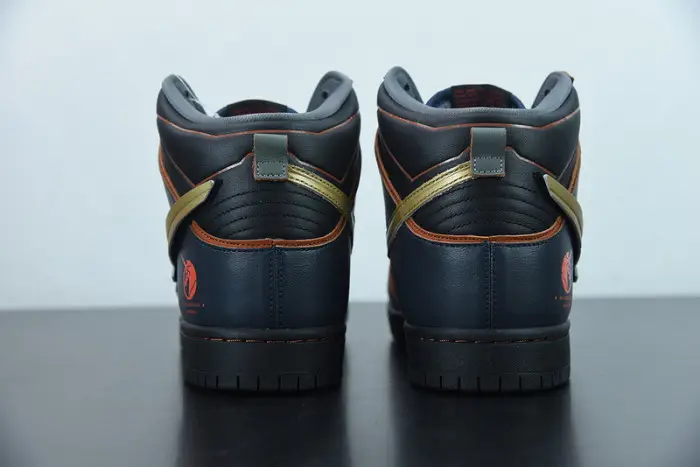 Gundam x Nike SB Dunk High “Banshee” 