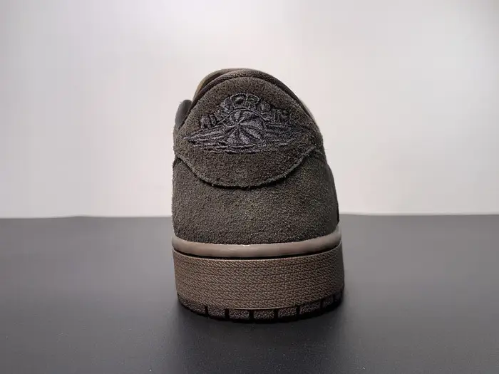 Travis Scott x Air Jordan 1 Low OG 