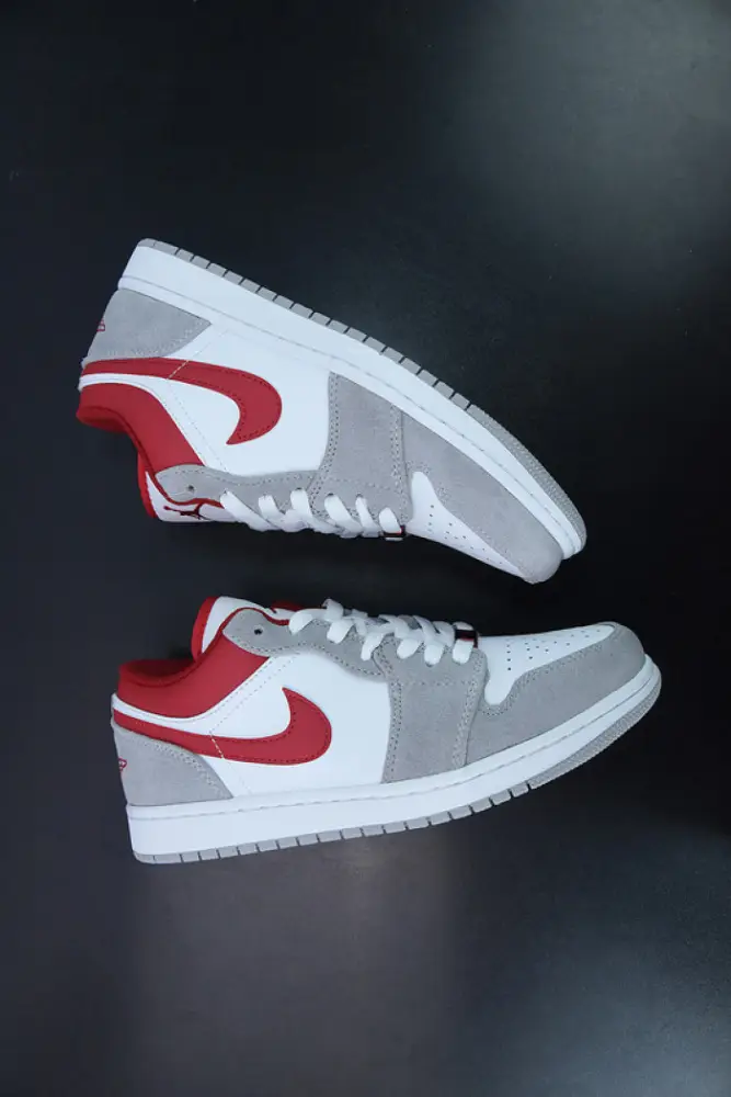 Air Jordan 1 Low SE 'Light Smoke Grey Gym Red' 