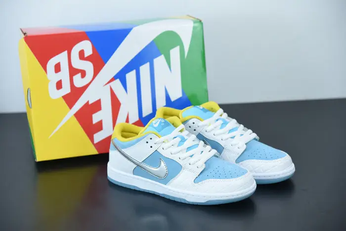 Nike SB Dunk Low FTC Lagoon Pulse 