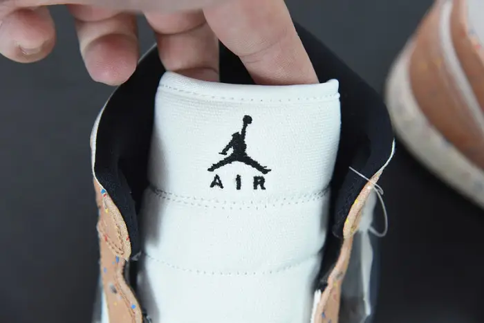 Air Jordan 1 Mid SE 'Brushstroke Paint Splatter 