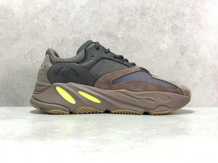 adidas Yeezy Boost 700 Mauve  DDF1646