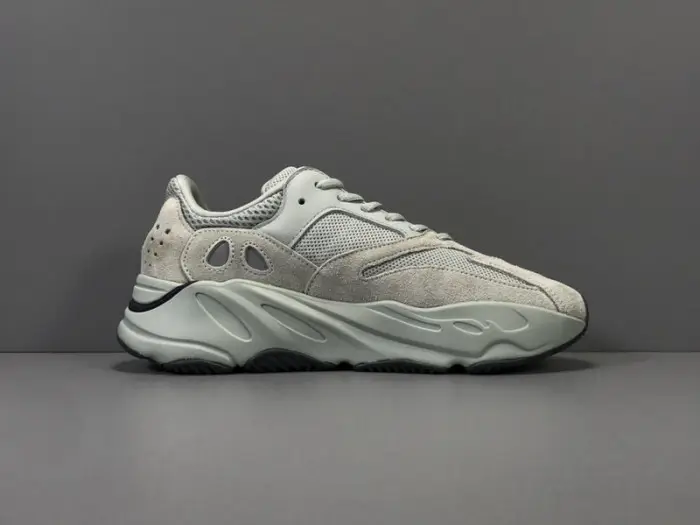 ADIDAS YEEZY BOOST 700  CDDFD220
