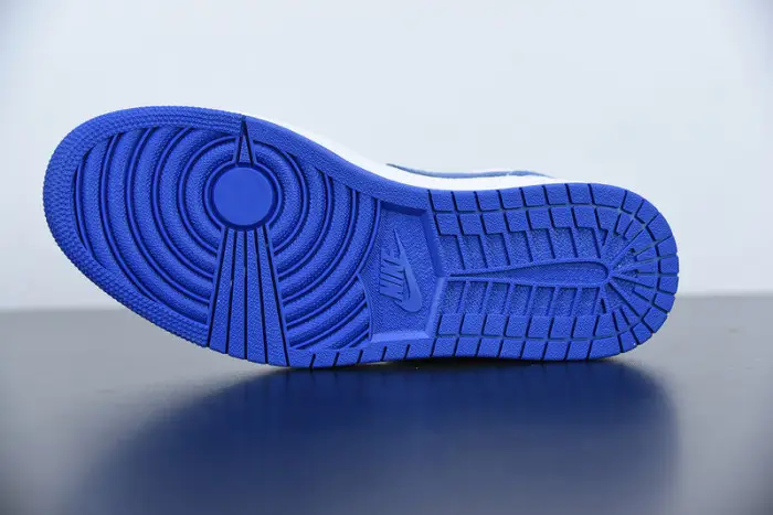 Air Jordan 1 Mid “Hyper Royal” 