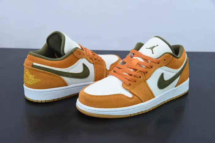 Air Jordan 1 Low Suede 