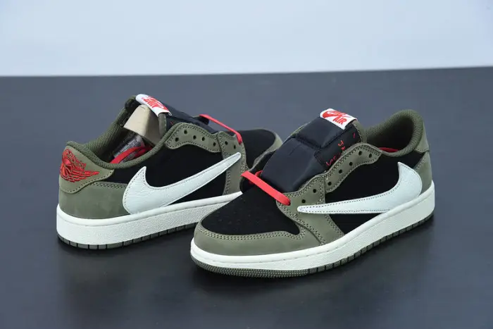 Travis Scott x Air Jordan 1 Low Dark Green 