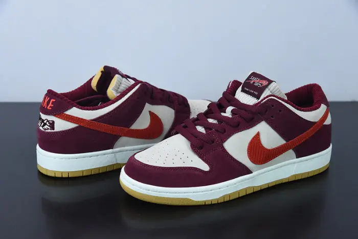 Nike SB Dunk Low Skate Like A Girl 