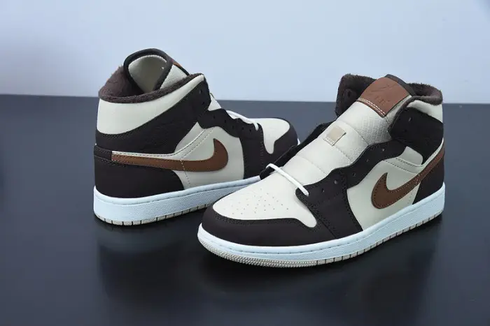 Air Jordan 1 Mid Brown Fleece 