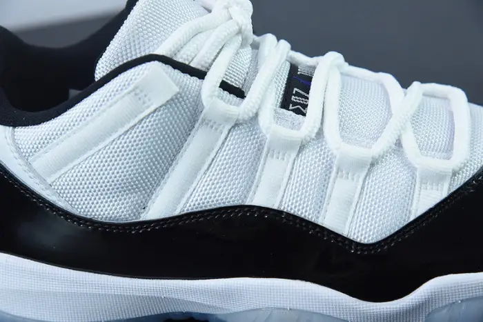 Air Jordan 11 Low BG 'Concord' 