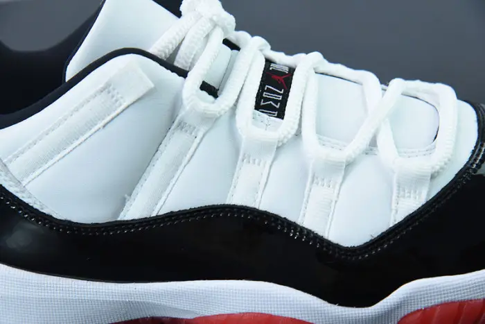 Air Jordan 11 Retro Low Concord-Bred 