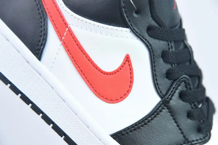 (WMNS) Air Jordan 1 Low 'Black Siren Red' 