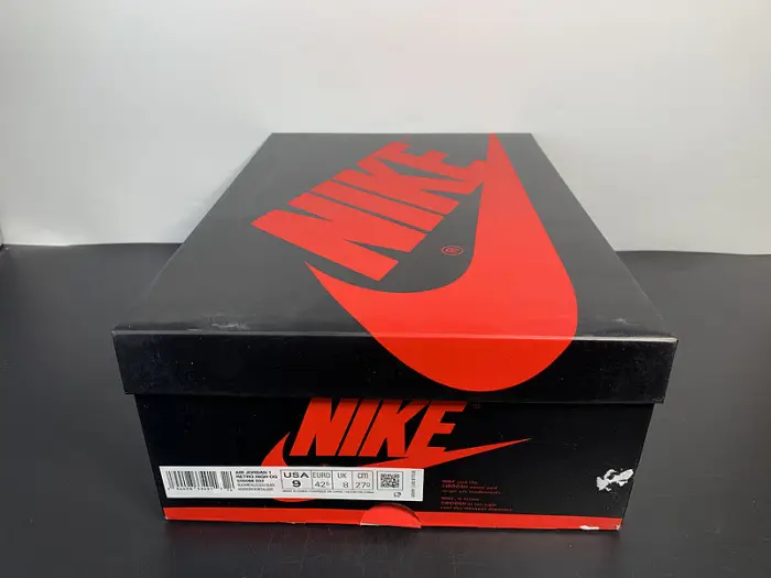 Air Jordan 1 Retro High OG 'Black Metallic Gold' 