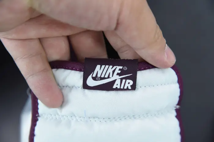 Air Jordan 1 High OG “Bordeaux” 