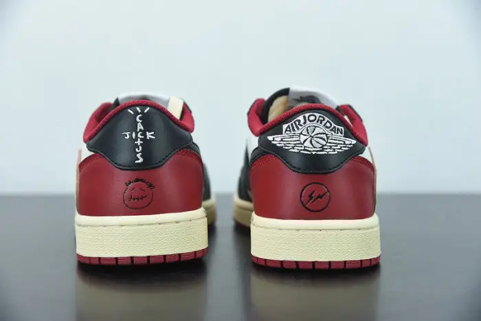 Air Jordan 1 Travis Scott Low 