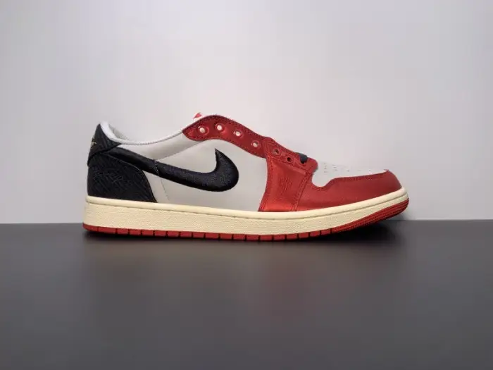 Trophy Room x Air Jordan 1 Low OG "Home" 