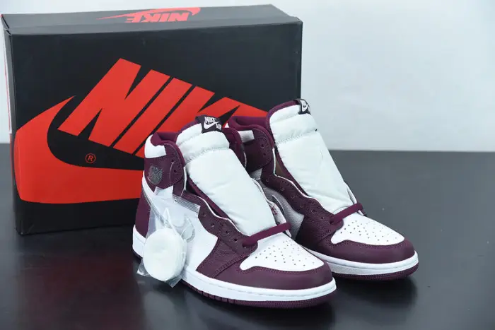 Air Jordan 1 High OG “Bordeaux” 