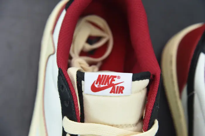 Air Jordan 1 Travis Scott Low 