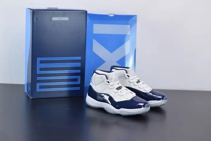 Air Jordan 11 Retro UNC Win Like 82 