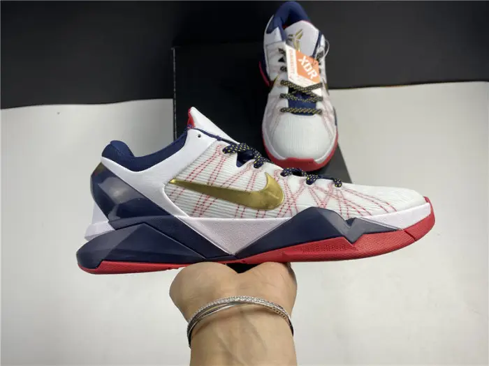 Nike Kobe 7 Gold Medal 