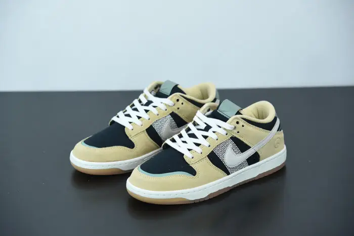 Nike Dunk Low Rooted in Peace 
