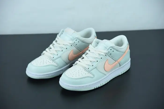 Nike Dunk Low Barely Green 