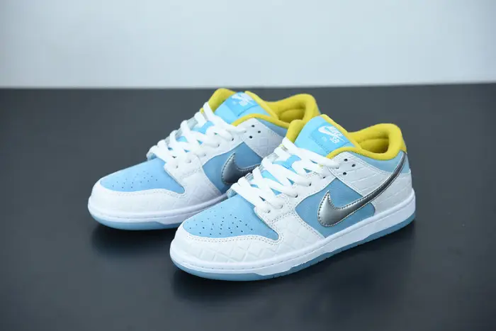 Nike SB Dunk Low FTC Lagoon Pulse 
