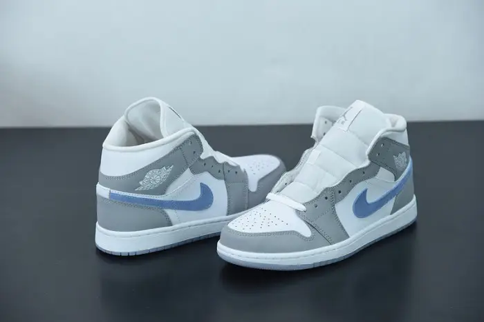 Air Jordan 1 Mid Wolf Grey Aluminum 